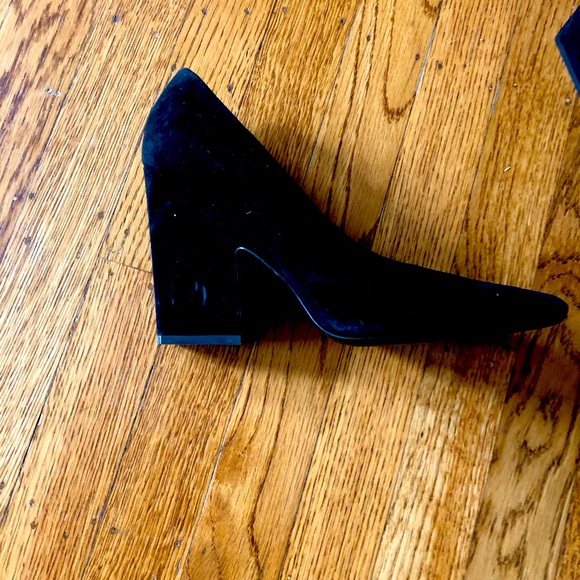 Celine pumps size 8 black suede! - Picture 2 of 3